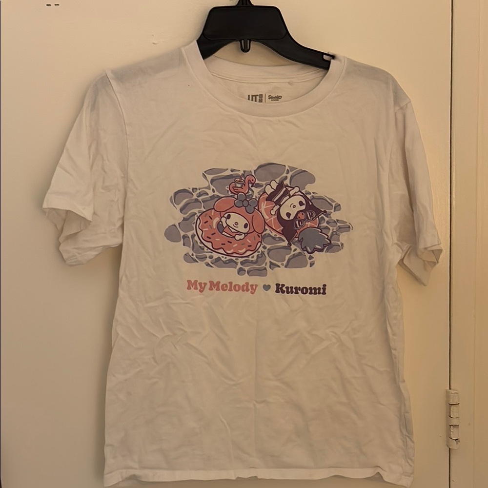 Uniqlo White Short Sleeve Tee with Graphic Design